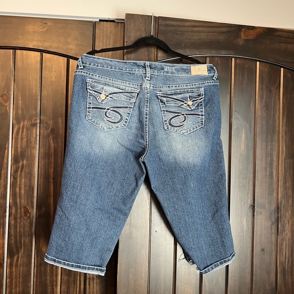 Ariya capris - Picture 4 of 4